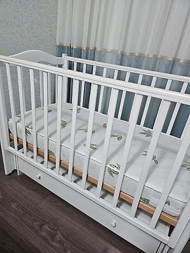 tula: Oğlan və qız üçün, İşlənmiş, Dördbucaq, Beşik, Dəstsiz, Matras ilə, Yellənmə mexanizmi ilə — 4