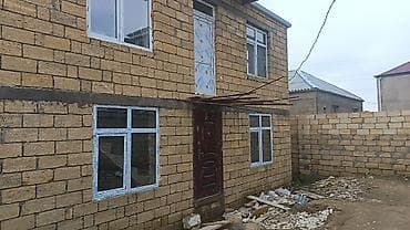yevlaxda evler: 2 mərtəbəli həyət evi - Divarlar kubik daşla hörülüb, aralıq kəmərlər — 3