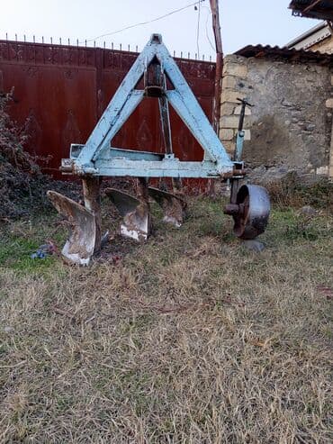 3 korpus kotan. Yevlax rayon Qoyunbinesi kendi