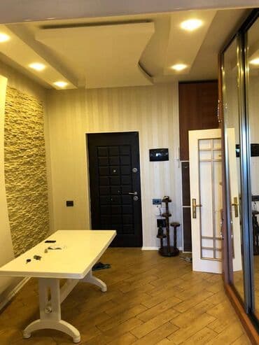 sarayda yeni tikili binalar: Binəqədi rayonu,7-ci mikrorayonda, 17 mərtəbəli binanın 6-cı — 10