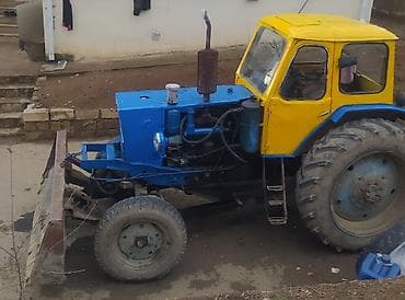 qaz 54 satisi: Traktor-universal buldozer bıçağı ilə - Ön hissədə güclü buldozer — 2