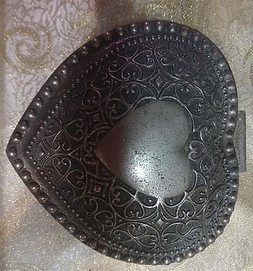 Mücrü Zinət əşyaları üçün, Metal