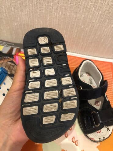 usaq ucun ayaqqabilar: Bossonojki ve yay ayaqqabi,hamisi 21 razmer .Bossonojki ortopedik — 6