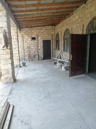 Mənzillər: 5 otaqlı, 205 kv. m, Kredit var, Orta təmir — 4