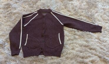 4xl nece razmerdi: Ust geyimi. Eyinde gozel qalir, isti saxlayir. S razmerdir. 15 yawdan — 3