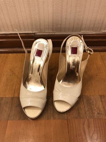 женские пляжные шлепанцы: Размер: 35, цвет - Белый, Б/у — 2