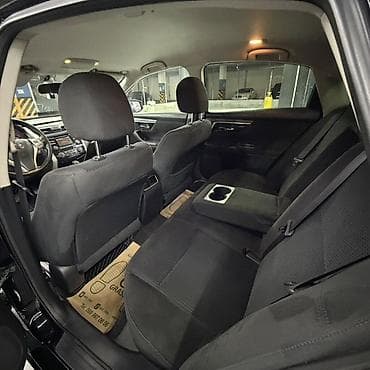 Nissan Altima: 2.5 l | Sedan — 5