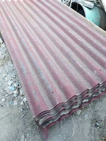 Dala dam örtüyü, dalğalı forması və qırmızımtıl rəngi ilə fərqlənir