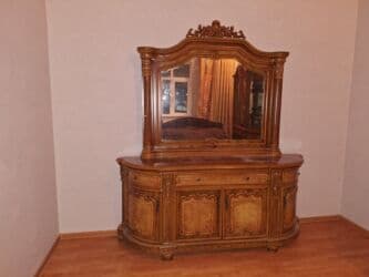 Dolablar: İşlənmiş, Güzgülü, Rumıniya — 1