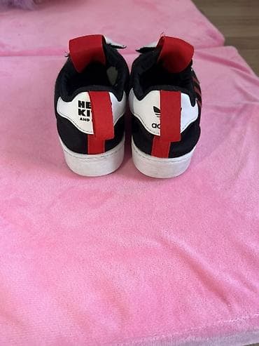 krosofka: Rəng - Qara Krossovkalar, Adidas, Ölçü: 31, Qız üçün — 1