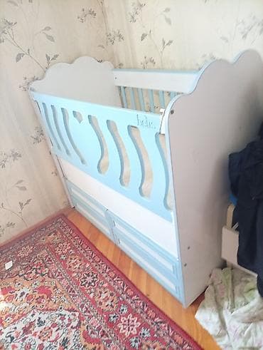 Beşiklər: Oğlan üçün, İşlənmiş, Dördbucaq, Beşik, Dəstsiz, Matras ilə, Yellənmə mexanizm ilə — 1