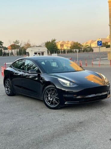 şlanqların satışı: Tesla Model 3 – tam elektrikli sedan Xüsusiyyətlər və dizayn: - Gözəl — 1
