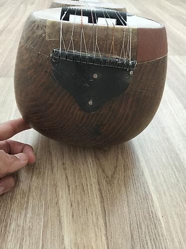 gitara sim: Tar – milli simli musiqi aləti köhnə aletdir. problemi yoxdur. uzu — 3