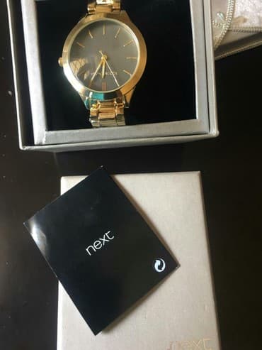 qadınlar üçün strazlı papaqlar: Next saat tezedi — 1