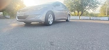 toyota corolla 2007 1.4 diesel: Hyundai Elantra: 1.8 l | 2012 il Sedan — 6