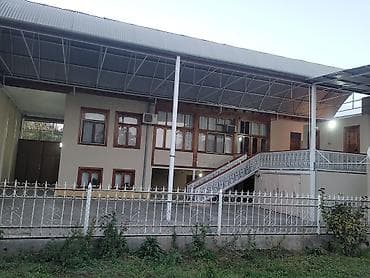 28 may evler: 7 otaqlı, 250 kv. m, Orta təmir — 4