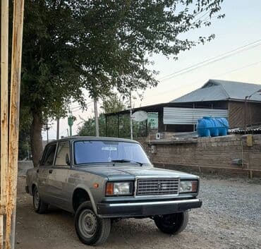 VAZ 2107 sedan - Kuzov: 4 qapılı sedan, boz rəng - Salon: klassik
