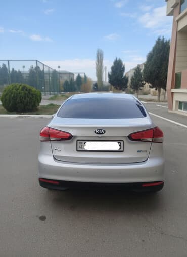 masin ucun qol alti: Kia K3: 1.6 l | 2017 il Sedan — 1