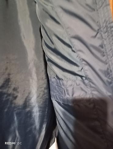 bomber kurtka: Qışlıq kapüşonlu kişi gödəkçəsi - Rəng: boz-göy kombinasiyası (yuxarı — 4