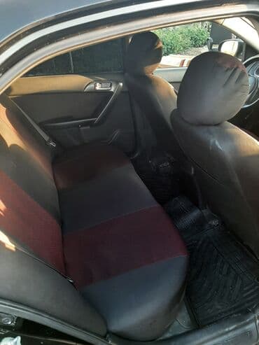 turbo az hyundai i30 dizel: Kia Cerato: 1.6 l | 2010 il Sedan — 6