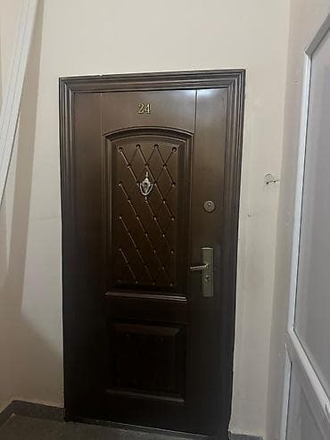 *140 Azn* Seyf qapı satılır. Yaxşı vəziyyətdədir. Ünvan: Yasamal