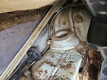 ağ ceşka: VAZ (LADA) 2106: 1.6 l | Sedan — 9