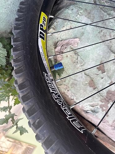 isma velosiped: Dirt/Street tipli dağ velosipedi - Çərçivə: Alüminium, qırmızı rəng — 10