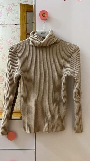 Lincoln: Bej rəngli, uzunqol boğaz sviter. - Model: dar qalıb, trikotaj, eninə — 1