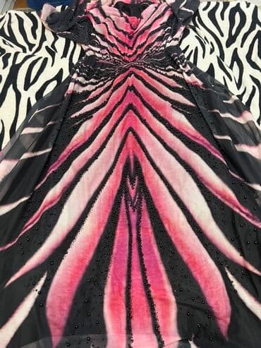 dəvə şubası: Salam 300manata nergiz butikden alinib endirimlə! 1defe geyinilib Real — 2