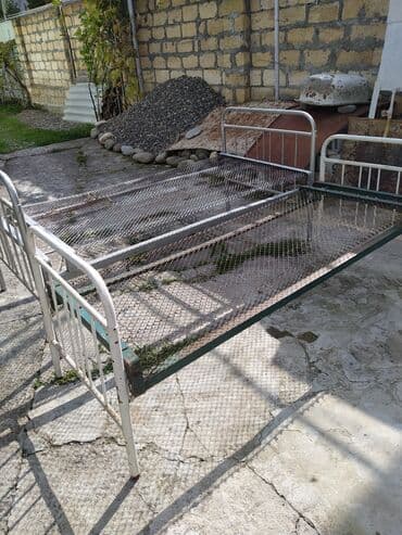 декоративная мебель: İşlənmiş, Təknəfərlik çarpayı, Bazasız, Matrassız, Siyirməsiz, Rusiya — 2