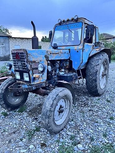 balaca maşın: MTZ traktor, kabinəli, arxa 3 nöqtəli asqı və PTO ilə. Mexaniki — 6