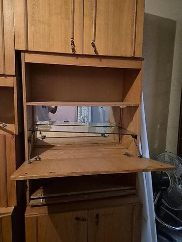 буфет: Ağac fakturalı çoxseqmentli vitrin-dolab modulu - Material: taxta — 2