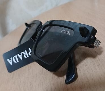 Çantalar: Gün eynəyi, Prada, Yeni — 3