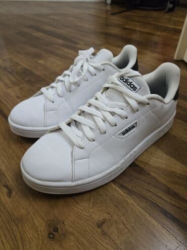 Idman ayaqqabıları Adidas kişilər üçün. 42-ci ölçü. Bir həftə geyindim