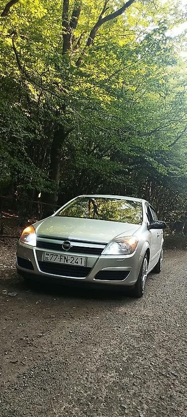 Opel Astra H, 5 qapılı hetçbek - Gümüşü rəng - Benzin mühərriki - Ön lalafo.az -da Opel Astra H, 5 qapılı hetçbek - Gümüşü rəng - Benzin mühərriki - Ön