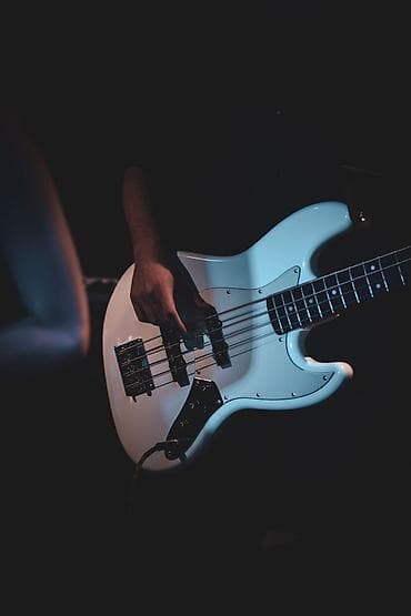 evde daye: 🎸 Gitara Kurslarına Qəbul Davam Edir! Gitara ifa etməyi peşəkar — 9