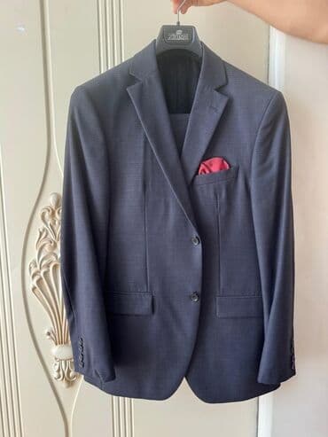 göy rəngli kişi cemperləri: Zingal Riche brendindən tünd göy rəngli kişi kostyumu. Kostyum iki — 7