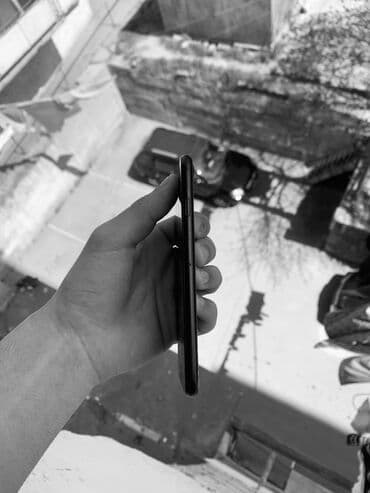 apple se: IPhone SE, 128 GB, Qara, Barmaq izi — 4