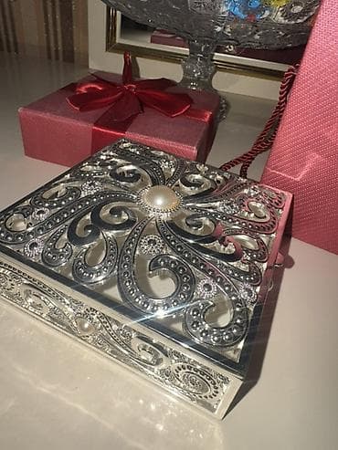 Zərif dizaynlı metal bəzək qutusu - Material: parlaq xrom rəngli