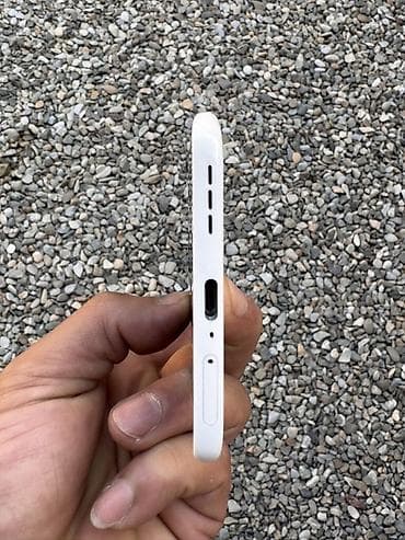 ıphone 14 pro max: Ağıllı telefon – ağ rəng Xüsusiyyətlər: - Tam ekranlı ön panel, nazik — 5