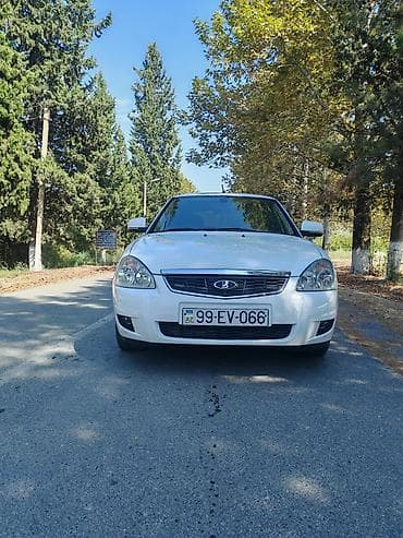 VAZ (LADA) Priora: 1.6 l | 2013 il 210000 km Sedan