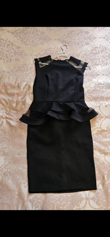 Qara kokteyl donu -ölçü: 42 - Rəng: klassik qara - Siluet: bədənə