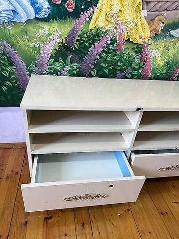 Düz TV altlığı, Polkalı, Laminat — 2