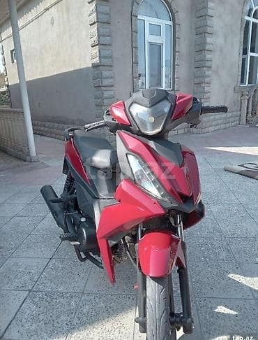 avto rullar: Qırmızı rəngli şəhər tipli skuter/moped - Agressiv dizaynlı — 4