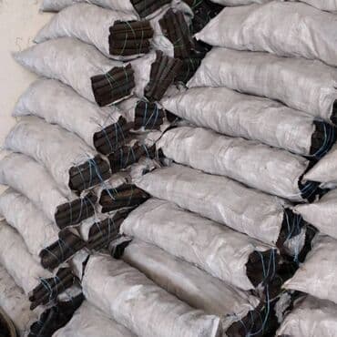 qara sarimsaq qiymeti: Ağac kömürü. Çatdırılma pulsuzdur. Satış qiyməti 7 azn — 5