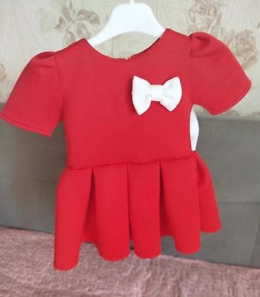 5 yas: Uşaq paltarı – qırmızı rəngdə, qısaqollu, dizaynı ətək hissəsində — 1