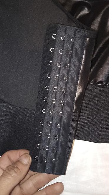 женские бюстгальтеры с плотной чашкой: Qara rəngli qadın idman/top yığıcı bralet - Model: Ön hissədə — 3