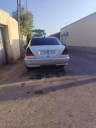 disk qabi: Mercedes-Benz C-Class: 2.2 l | 1995 il Sedan — 6