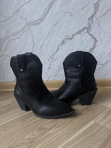 qadın çəkmələri: Qadın kovboy üslublu qara botlar - Model: Kovboy/Western - Rəng: Qara — 1