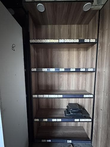 Mağaza üçün vitrin və rəf sistemləri - Material: Laminat taxta (ağac